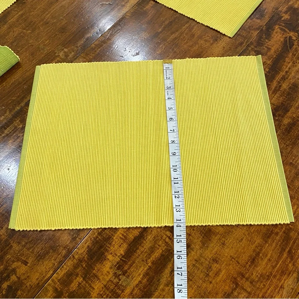 Pottery Barn Placemats Set of Four Yellow and Green Cotton Twill Contemporary